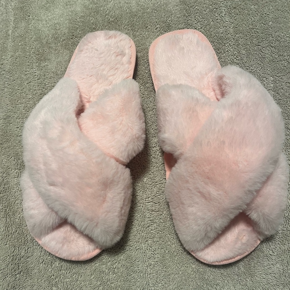 Pink Fuzzy Women's Slippers